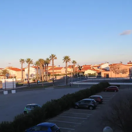 5 Personnes Piscine 5pb274 Apartment *